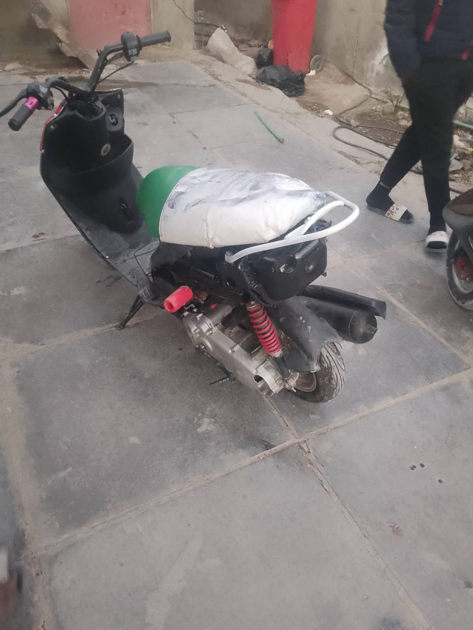 سلام عليكم دراجه مال لعب لبيع 200 قفل بيه فطر بل مكينه نبيع كوم حديد اول هندر تشتغل مكينه 55 كلجات جدد تاير خلفي جديد قبق هندر جديد العلوان بغداد الكماليه متواجد خاص وتساب مفتوح ***********
