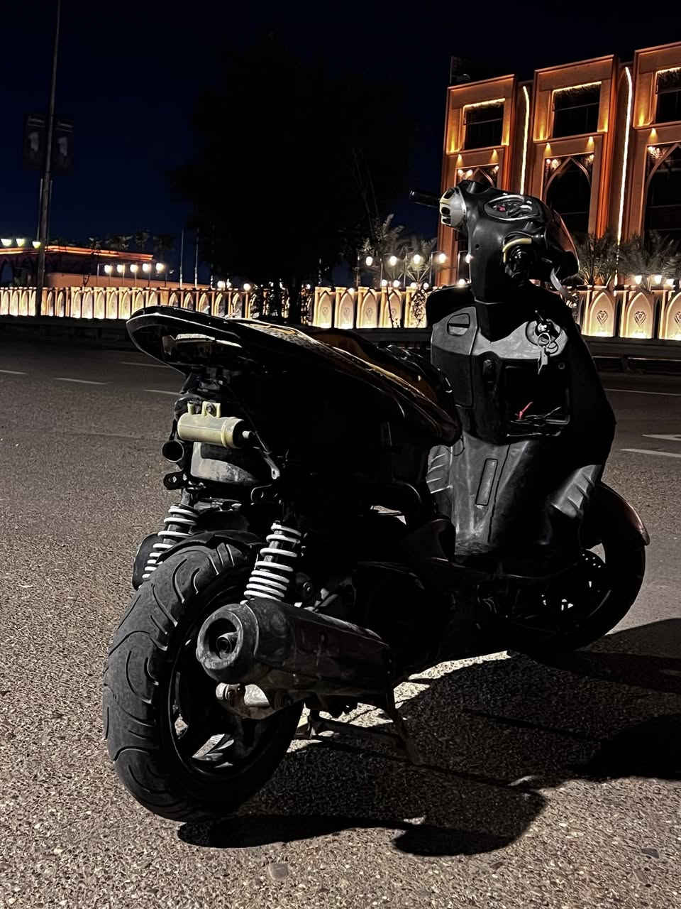 السلام عليكم شباب 
اقره المنشور عدل 
دراجه سكنس نثيه 
محرك 58.5
كلشي شغال بيها كهربائيات سلف هندر 
نقص باتري وترتيب خارجي 
سعر 250 قفل قفل قفل او مراوس بعدله مال لعب 
مكاني بغداد الدوره 
متواجد واتساب فقط ***********
