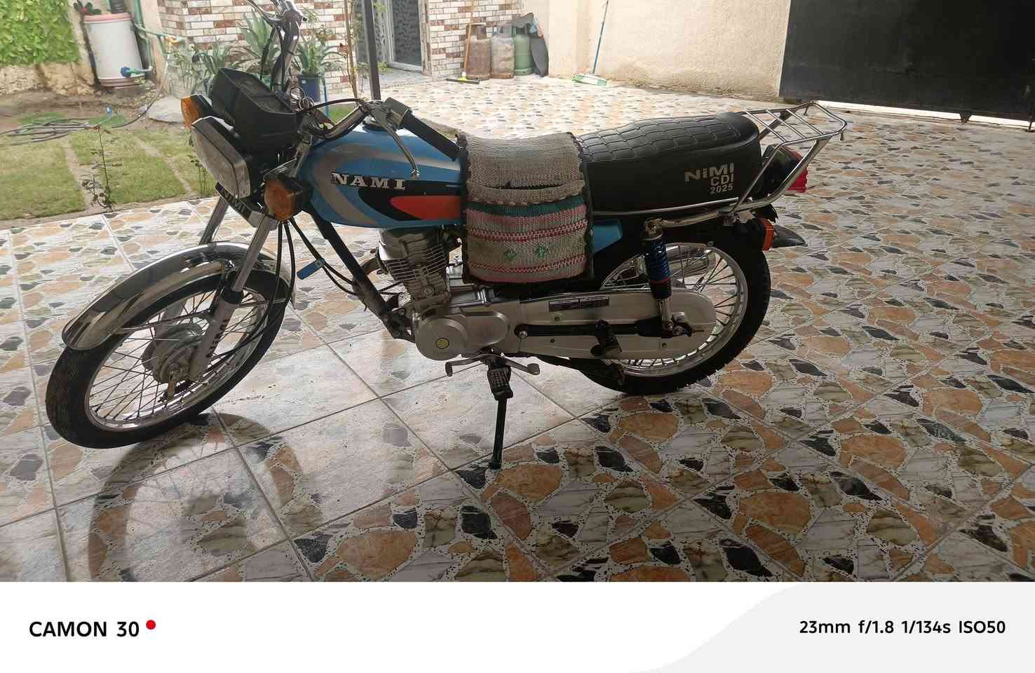 السلام عليكم دراجة نامة موديل 25 اوراق سكنر اريد مراوس بغير لون او بيع  مكاني المسيب للاستفسار ***********
