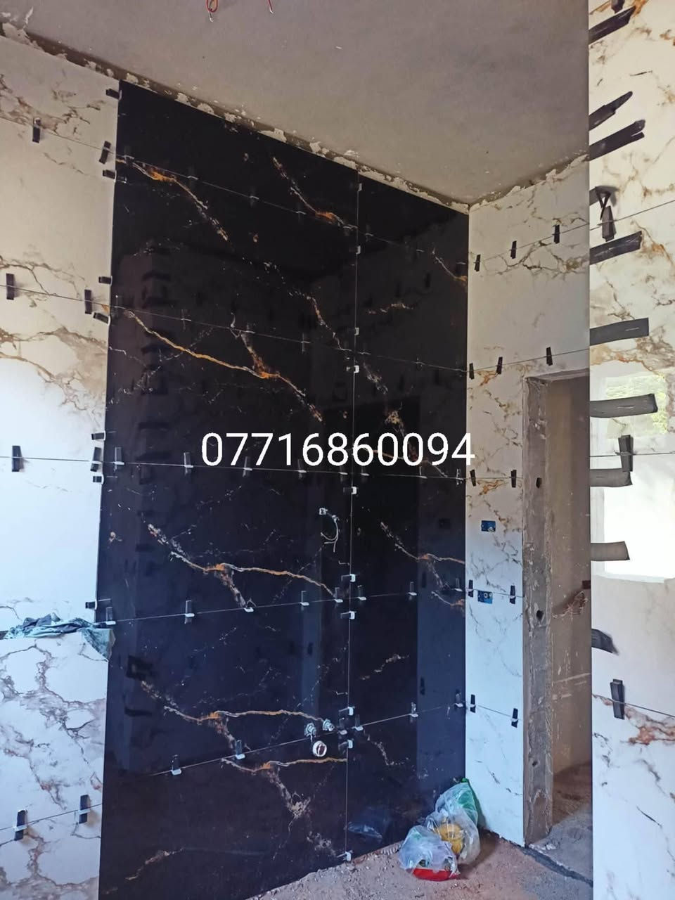 خلفه سراميك ومرمر  اخذ عل متر وطلع بل يوميه***********

