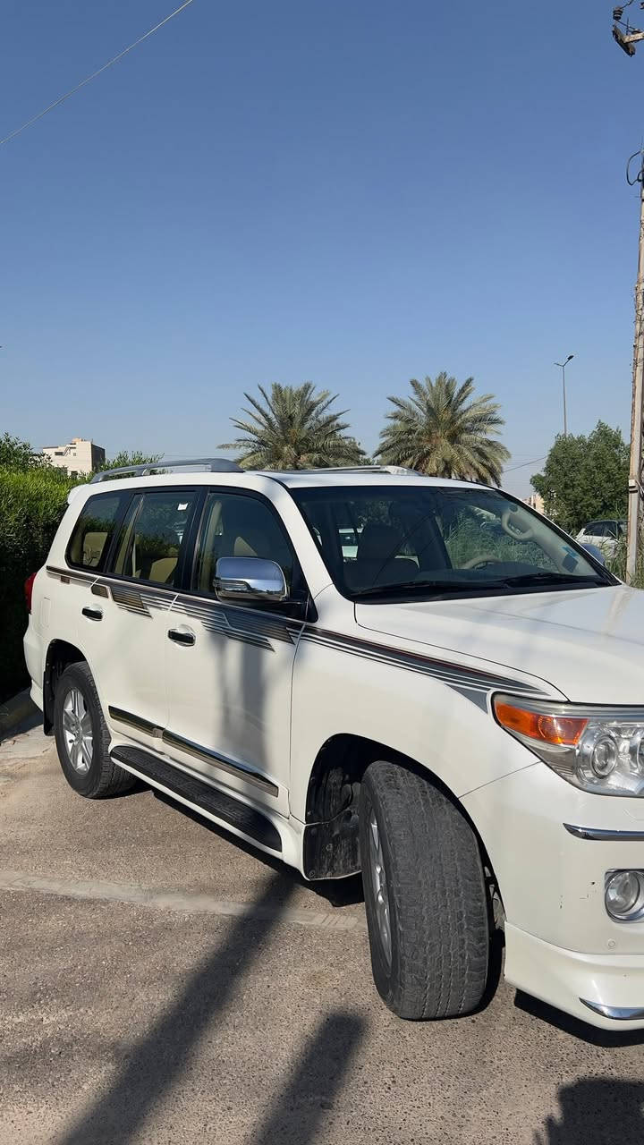لسلام عليكم
للبيع: لاندكروز فطيم GX.R V6 2014
مواصفات السيارة معروفة ٤ جامات اوتو مري قلاب حساسات امامي خلفي وبعد مواصفات.
السيارة ماشية 101,000KM حقيقي.
السياره مكفوله من الصبغ والتكحيل بيها فقط رصعات بخشم البنيد اثر حصو. بيها بعد ملاحضات بسيطة جداً (مالات طريق).
السيارة عليها سيرفس كامل بالشركه وصيانتها وتبديل دهنها كله بالشركة السيارة بلادية للاخير ونصبتها بالواقع كلش حلوة.
السيارة رقم بغداد جاهزه من هزه وسنوية وكلشي. 
السعر: 394ورقه.
مكان السيارة: بغداد/السيدية
هاتف: 9647868117799+
هاتف: 9647801117799+


**إذا كنت صاحب هذا الإعلان وتريد حذفه لأي سبب، رجاءا أرسل رسالة إلى الدعم الفني**