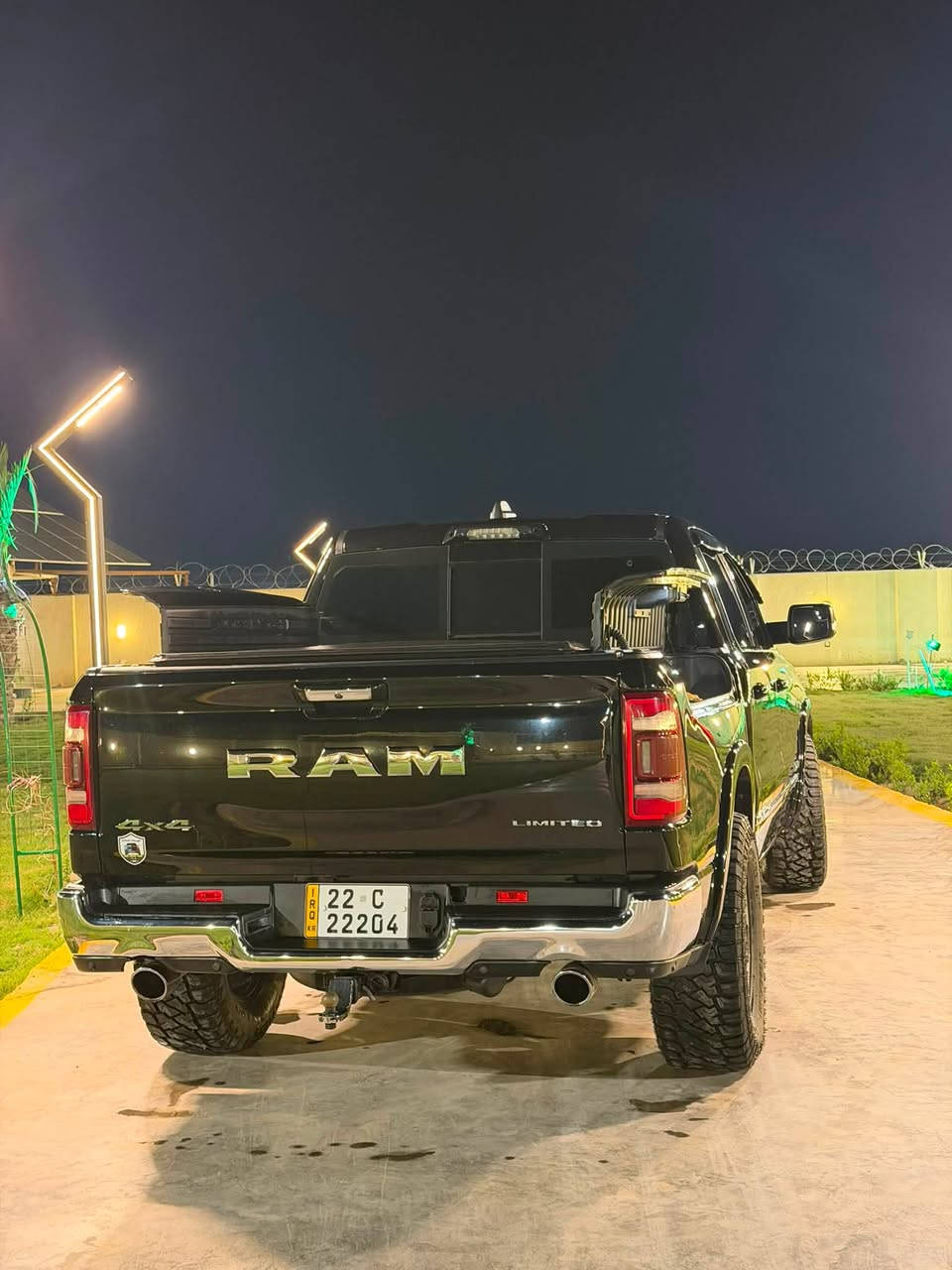 RAM وكاله  21021 لوك سياره مغلف  ماشيه 124كم مراوس TRX
الويل  الاصليه متوفر ويه سياره
***********
