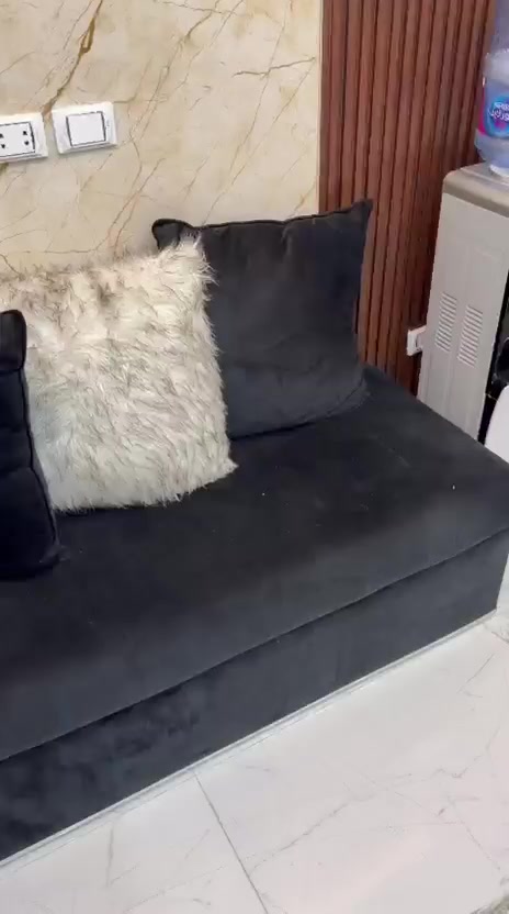 عفش كامل للبيع حاجه راقيه
للتواصل 01003049156
تكيفين واحد ٣ حصان ساخن بارد واحد حصان ونص
شاشتين وحده ٥٥ والتانبه ٦٥
مطبخ كامل
غاز اربع روس
براد اكبر مقاس 
مكرويف
فلتر مياه
١٤ سجاده ٨ كبار والباقي صفيرين
ستايرر يلي موجوده بل صور كلها
طقم انتريه كبير
وطقم صغير قطعتين
غرفه ماستر كامله جديده
غرفتين اطفال اربع سراير ودولابين
نغفتين
غساله اتومتيك
فريزر ٧ درج وايت بونت
طربيزه للصاله
٣ طاولات صغيره تخديم الصالون
طاوله شااشه مع الارفف بتعها
طاوله شاشه متنقله صغيره
٦ كراسي بلاستيك تقريبا
طاوله اكل لهيه العاديه بتتفتح وبتنقفل
لوحات يلي عل حيط يلي  الصغيره


**إذا كنت صاحب هذا الإعلان وتريد حذفه لأي سبب، رجاءا أرسل رسالة إلى الدعم الفني**