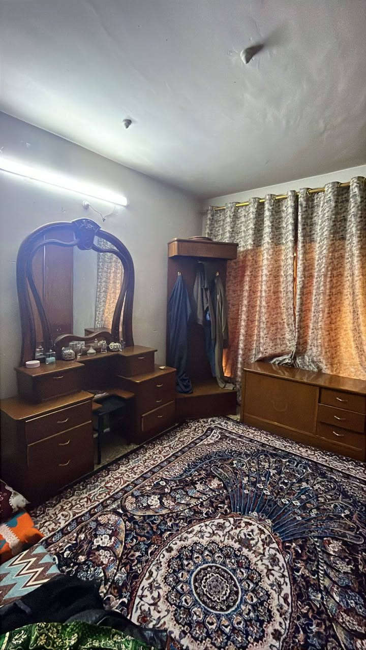 للبيع غرفة نوم صاج عراقي المكان بغداد حي العدل للاتصال *********** سعرها 750الف وبيه  مجال ان شاء الله
