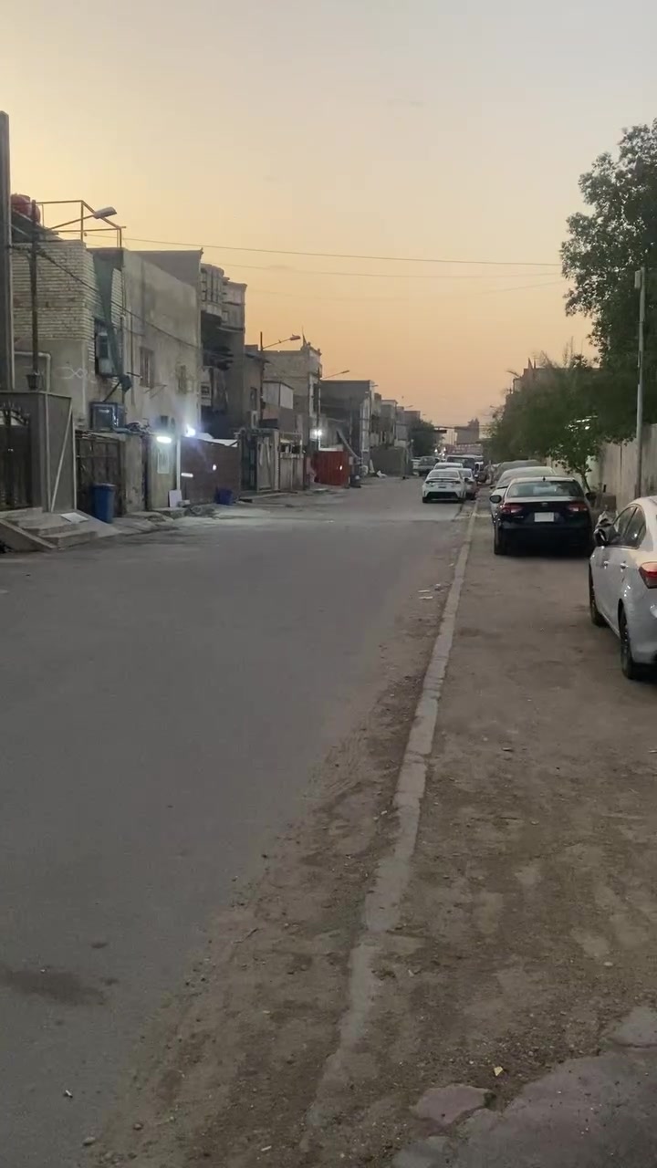السلام عليكم اخوان عدنه هاذا البيت للبيع مساحه 144م
العنوان مدينة الصدر قطاع 3 للاستفسار الاتصال على هاذا الرقم :***********
