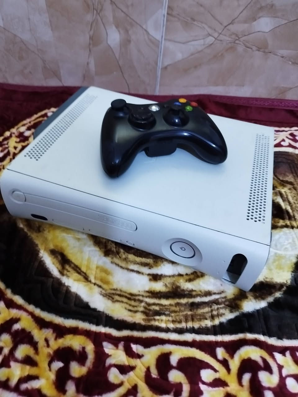 سوني اكس بوكس 360 مستعمل مدة شهر يده وحده السعر 150 العنوان الموصل 
رقم الهاتف ***********
