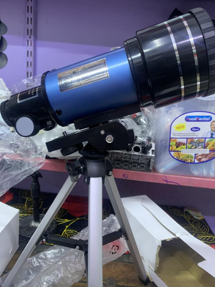 تلسكوب بهلشكل جديد غير مستخدم جميع ملحقاته كامله بلكارتون السعر 35 الف يوجد توصيل جميع المحافظات ***********
