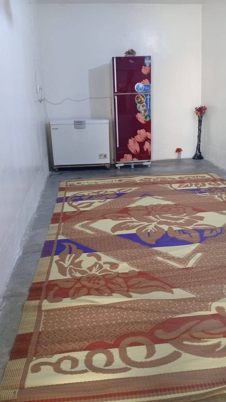 بيت للبيع بالوحدة  فرع عبدالله حداد 200  متر صابو   متكون من غرفتين  واستقبال  و مطبخ  وغرفة فوك

الاتصال ***********
