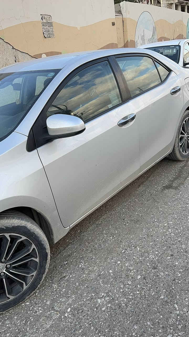 كورلا 2018 LE باسمي سنوية و هزه جديد كوبون بنزين موجود ايرباك شغال عندها اربع قطع صبغ بدون دواخل سياره وره و كدام كبس 84 الف ماشية كير و مكينة بشرط مكاني كركوك  سعر 133 بي مجال بسيط ***********
