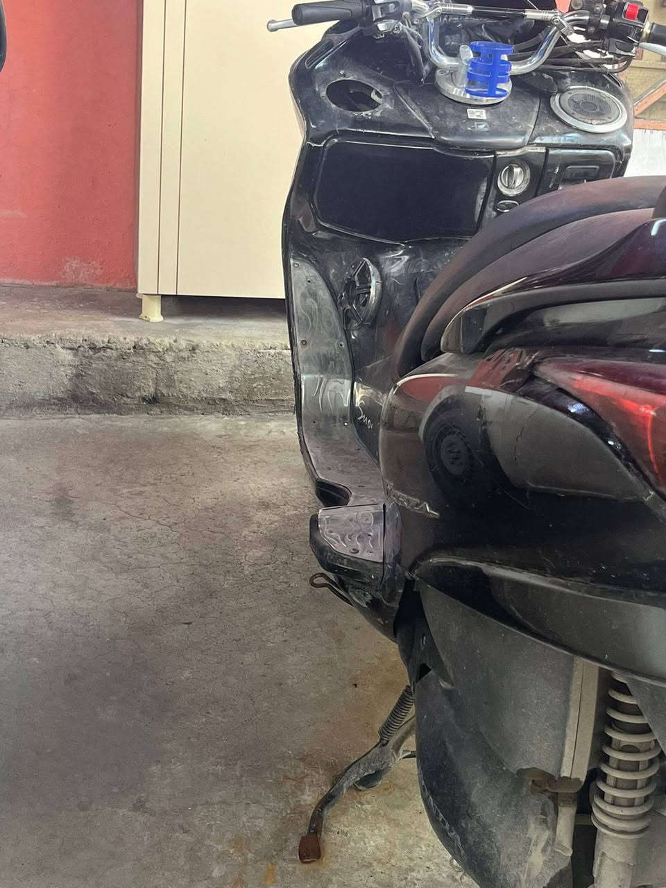 فورزة للبيع صفر ثمانية محرك ما مفتوح كير محور عمية سعر 750 وبيها مجال مكاني أيسر, ***********
