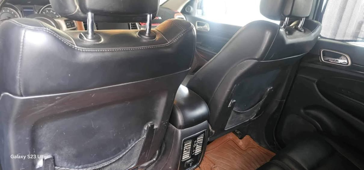 كل التقدير لإدارة الكروب 
للبيع او المرواس بسياره صالون
جيب لاريدو ٢٠١٣  محرك ٣٦٠٠ الفئه ( لاريدو )  تدفئه بالكشنات الأمامية بإسمي بصره مشروع وطني ماشيه ١٤١ الف ميل اللون اسود غير محدد داخله كلين السياره سنويه ٢٠٢٦  . اثر ضربة دراجه بالعراق تم تبديل (  بنيد و شباك و جاملغ امامي )  تبريد شغال حداديه جديده . اني مبدل بيه شاشه ١٩
وحق الفحص مضمون للشراي  . 
قسماً بالله رايد ابيع بسبب ظرف صحي طارئ 
للبيع  ١٥٥ ورقه وبيه مجال لشراي او المرواس بسياره صالون اقل بالسعر 
السياره موجوده
محافظة ذي قار مركز المحافظة الناصرية حي الشموخ 
*********** وتساب وكذلك الخاص مفتوح
