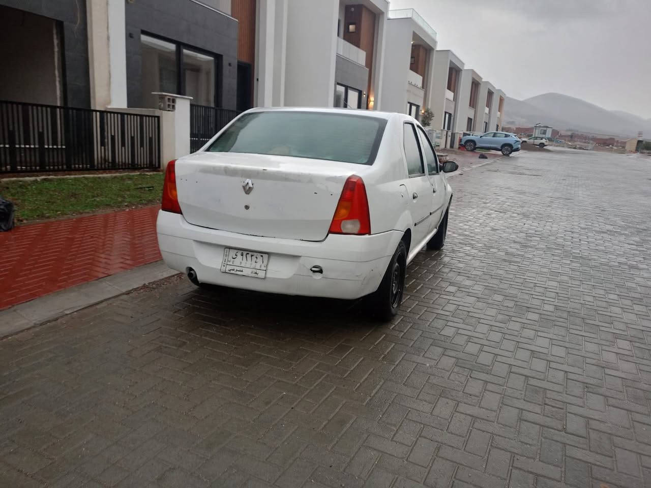 السلام عليكم رینۆ لۆگان مۆدێل 2013
سەنەوی ئەسڵی سەوزەکان بە شەرت
جام کارەبا... گەرمی مەزبوت تاقم بانصی تازەیە
کارەبای هەمووی بە شەرت موس و براوە بە شەرت.  گێڕ و مەکینە بە شەرت سەیارەکە ماڵی دۆستە. بەنزین زۆر کەم ئەخوات
نرخیشی 33 گەڵا و کەمێک معامەلە
*********** السليمانية, العراق
