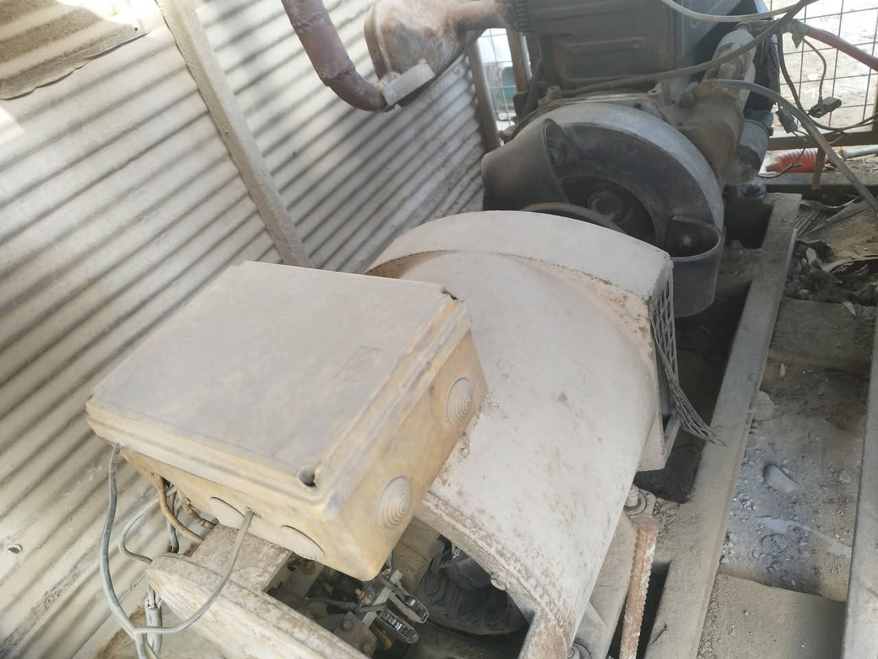 السلام عليكم مولدة نمبر كيني اثنان بستم معمر جديد شرط المكينة والملف السعر 850وبيه مجال راس التوليد 12.5كيفي
تشغيل سلف مكان حله 
***********
