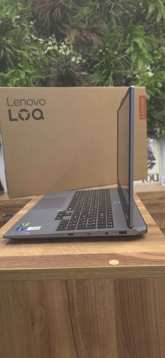 كوردی _ عربی

 Lenovo LOQ 
تایبەت بە یاری (Gaming) و ئەندازیاری و مۆنتاژ، لە دۆخێکی یەکجار نایابدایە

 بەبێ کێشەیەکی تەکنیکی تەنها تەبعی کیبۆرد هەیە لەسەر شاشە بەبێ دروستکردنی کێشە.
کارتۆن و شەحنکەرەوەی ئەسڵی خۆی لەگەڵە.

 ئامێرەکە دێوەزمەیە بۆ ئیشوکار و پرۆگرامینگ و خوێندن بەهۆی پڕۆسێسەرە بەهێزەکەی و ڕامە زۆرەکەی. 
پڕۆسێسەر (CPU): Intel Core i7-13650HX (نەوەی ١٣، زۆر بەهێز بۆ پرۆگرامی قورس و یاری)

ڕام (RAM): 24GB DDR5 (بەرزکراوەتەوە بۆ خێرایی زیاتر لە کاتی کارکردنی هاوکاتدا)

بیرگە (Storage): 512GB NVMe M.2 SSD (زۆر خێرا لە داگیرساندن و کارپێکردنی بەرنامەکان)

کارتی شاشە (GPU): NVIDIA GeForce RTX 3050 (زۆر باشە بۆ یارییەکانی وەک PUBG و مۆنتاژ و دیزاین)

شاشە (Display): 15.6 ئینج بە خێرایی 144Hz بۆ جووڵەی نەرم 
باترییەکەی لە دۆخێکی زۆر باشدایەشەحنکەرەوەی ئەسڵی (Charger) و کارتۆنەکەی لەگەڵدایەکۆمپیوتەرەکە بە هیچ شێوەیەک بۆ چاککردنەوە نەکراوەتەوە،

نرخ (Price):780$ (یان هاوتای بە دیناری عێراقی بەپێی نرخی بازاڕی ئەمرۆ) - کەمێک مەجالی تێدایە بۆ کڕیاری ڕاستەقینە.

عربي
 Lenovo LOQ
 قيمنق وهندسة، وبدون أي عيوب اي كسور فقط طبع كيبورد على شاشة و ما يتبين. 

الجهاز وحش بالإنتاجية والمونتاج والدراسة بفضل المعالج الخارق والرام العملاق

المعالج: Intel Core i7-13650HX (جيل 13 قوي جداً للبرامج الثقيلة والألعاب)

الذاكرة (RAM): 24GB DDR5 (تمت ترقيته لسرعة وسلاسة أعلى بالـ Multitasking)

الهارد: 512GB NVMe M.2 SSD (سريع جداً في الإقلاع وتشغيل البرامج)

كارت الشاشة: NVIDIA GeForce RTX 3050 (ممتاز لألعاب الـ eSports وبرامج التصميم)

الشاشة: 15.6 إنش بتردد 144Hz سلاسة عاليةحالة 

البطارية بحالة ممتازةمرفق مع الشاحن الأصلي والكرتونة (البوكس)الجهاز لم يفتح للصيانة أبداً

السعر (Price):780$ (أو ما يعادله بالدينار العراقي حسب سعر السوق اليوم) - السعر بيه مجال بسيط للشراي الصامل والجاد. أربيل, العراق


**إذا كنت صاحب هذا الإعلان وتريد حذفه لأي سبب، رجاءا أرسل رسالة إلى الدعم الفني**
