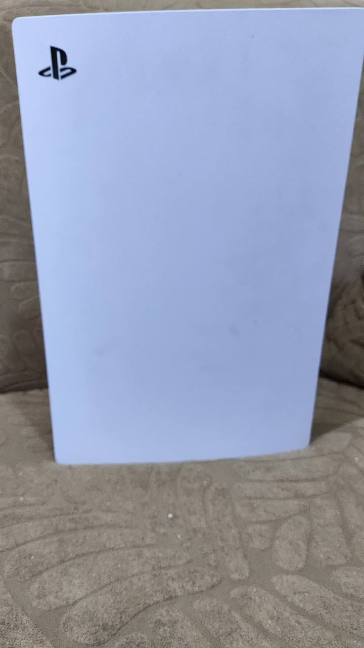 إعادة نشر
Ps5 كامل الملحقات 
من الكيبلات الأصلية و الكارتونة الخاصة بالجهاز 
الجهاز غير مفتوح مع جويستكين اصليات 
مع أقراص كما موضح بالصور 
الجهاز كامل مع قرص uncharted هدية مع جويستكين 
السعر 540 قابل للتفاوض
 الجهاز كامل مع جميع الأقراص مع جويستكين 
مع العلم أحد الجويستكات فيه درفت خفيف ما يأثر 
الموقع:ذي قار-الشطرة
الرقم للتواصل:***********
و متوفر توصيل
