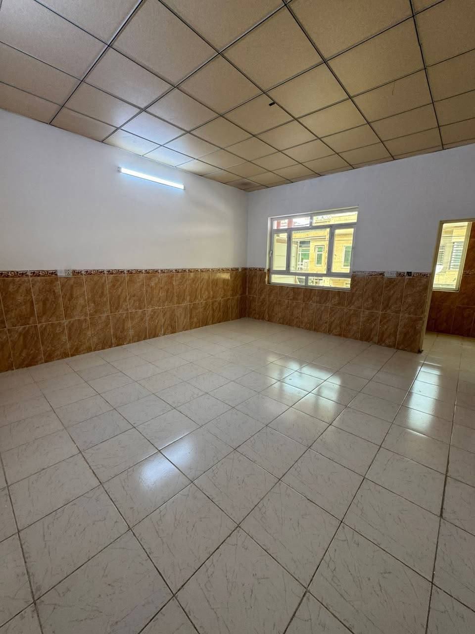 منزل للبيع في حي  #هفالان  ‏(مركز المدينة  اربيل) 
 خانوو بۆ فرۆشتن لەگەرەکی  #هەڤاڵان   
مساحة:- 100متر
  يتكون من :-
 مطبخ 
هول
 صحيات 
3 غرف نوم
البيت #طابو يسجل بأسم اي شخص يحمل الجنسية العراقية 
‏📍موقع البيت:-هفالان قريب عل سايدين منارة 
  —————————————
‏ للاستفسار 
كورك ***********📞
اسيا ***********📞
—————————————
📍موقع عقارات جميل:- اربيل هفالان خلف مطعم باب الحارة 
 https://maps.google.com/?q=36.194012,44.049461
—————————————
