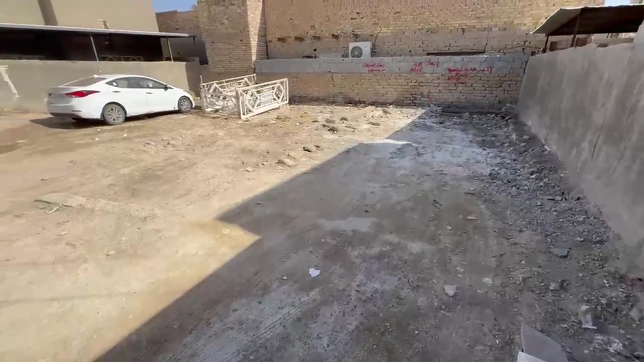 السلام عليكم صارلي مدة دا أعرض قطعة ارض زراعية للبيع يمكن الرزق بعده ما وصل لصاحبه�بس أكيد أكو واحد دا يدور على هيج فرصة وسعر مناسب صراحة مستغرب لان يمكن هاي اول مرا يصير هيج ركود بالعقار   170م الوردية – سيف سعد ***********
