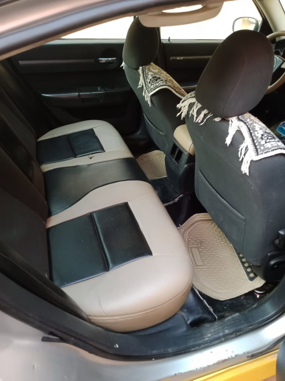 جارجر موديل 2010 مكفوله من كلشي السعر 105 وبيها مجال ***********
