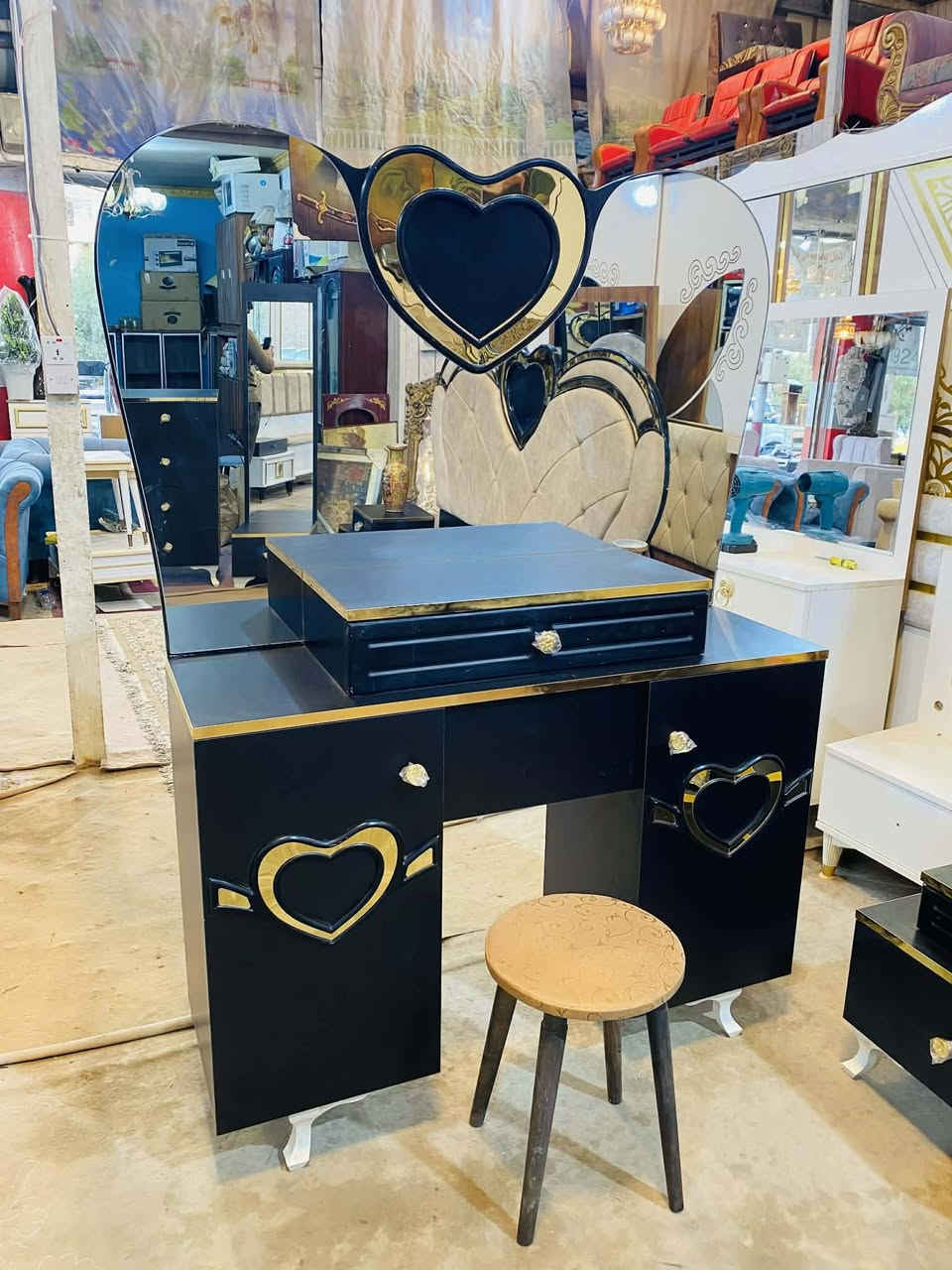 غرفة نوم تركي جديد
فقط منصوب بالمعرض
تتكون من 👈 8 👈 قطع 🥰
نضام أبواب فول نضافة 💯
السعر 👈 800👈الف بيها مجال بسيط 
مع نقل وشد داخل بغداد مجاني


**إذا كنت صاحب هذا الإعلان وتريد حذفه لأي سبب، رجاءا أرسل رسالة إلى الدعم الفني**