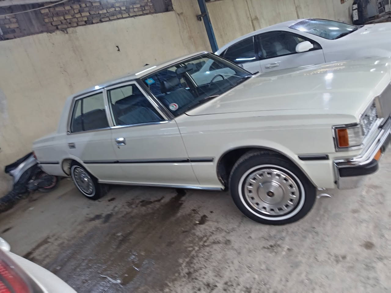 السلام عليكم كراون ديلوكس للبيع موديل 82 ماشيه 122 سياره بلاد شركه *********** ***********
