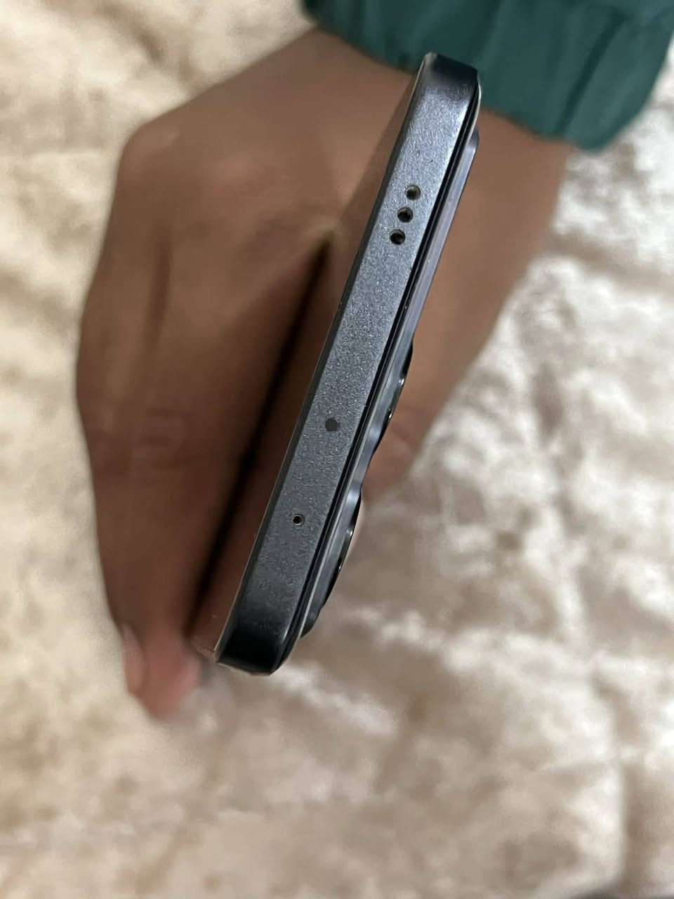 موبايل  برو POCO X6 بطاريه89٪ ذاكره 512 جهاز كلش نضيف بس بدون ملحقاته السعر 400وبيه مجال مستعمل قليل/الرقم ***********
