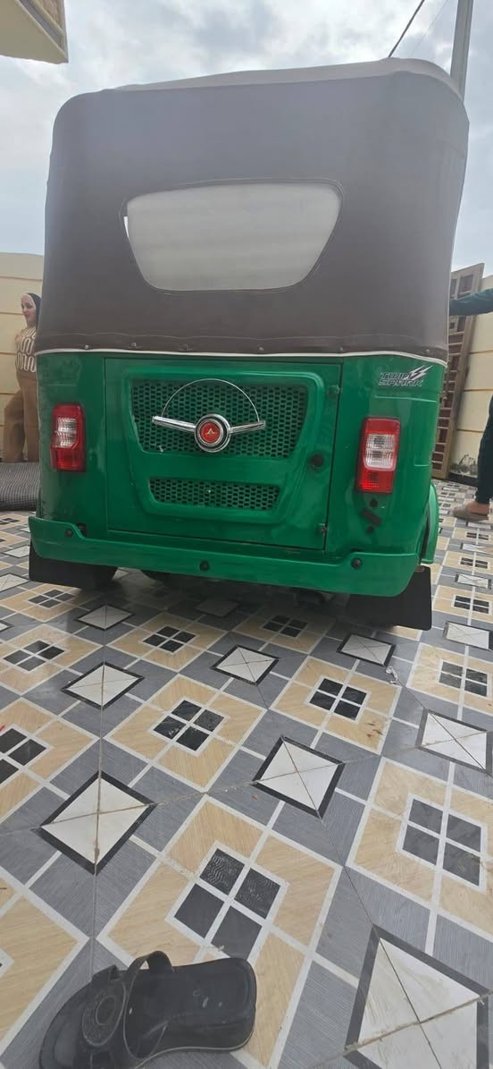 22  شهر 5وراق صادق وخالد   بية ضربة بالغد فقط لباقي كفالة  مكاني القاسم ***********
السعر ٧ ؤنص وبية مجال بسيط
