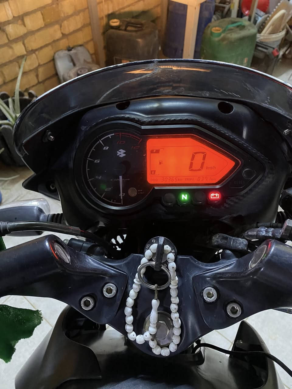 بولسر للبيع موديل 21 مرقمه وسنويه ثاني يوم احولك دراجه حلوه ونضيفه  ماشيه 30000للستفسار خاص او تصال ع رقم ***********
سعر مليونين
