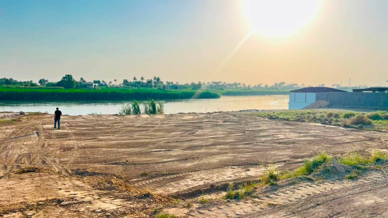 للبيع ارض مساحة 1600 متر على نهر الفرات مباشر في منطقة النعيمية واجهة 38 نزال 42
للاستفسار ‭***********‬
