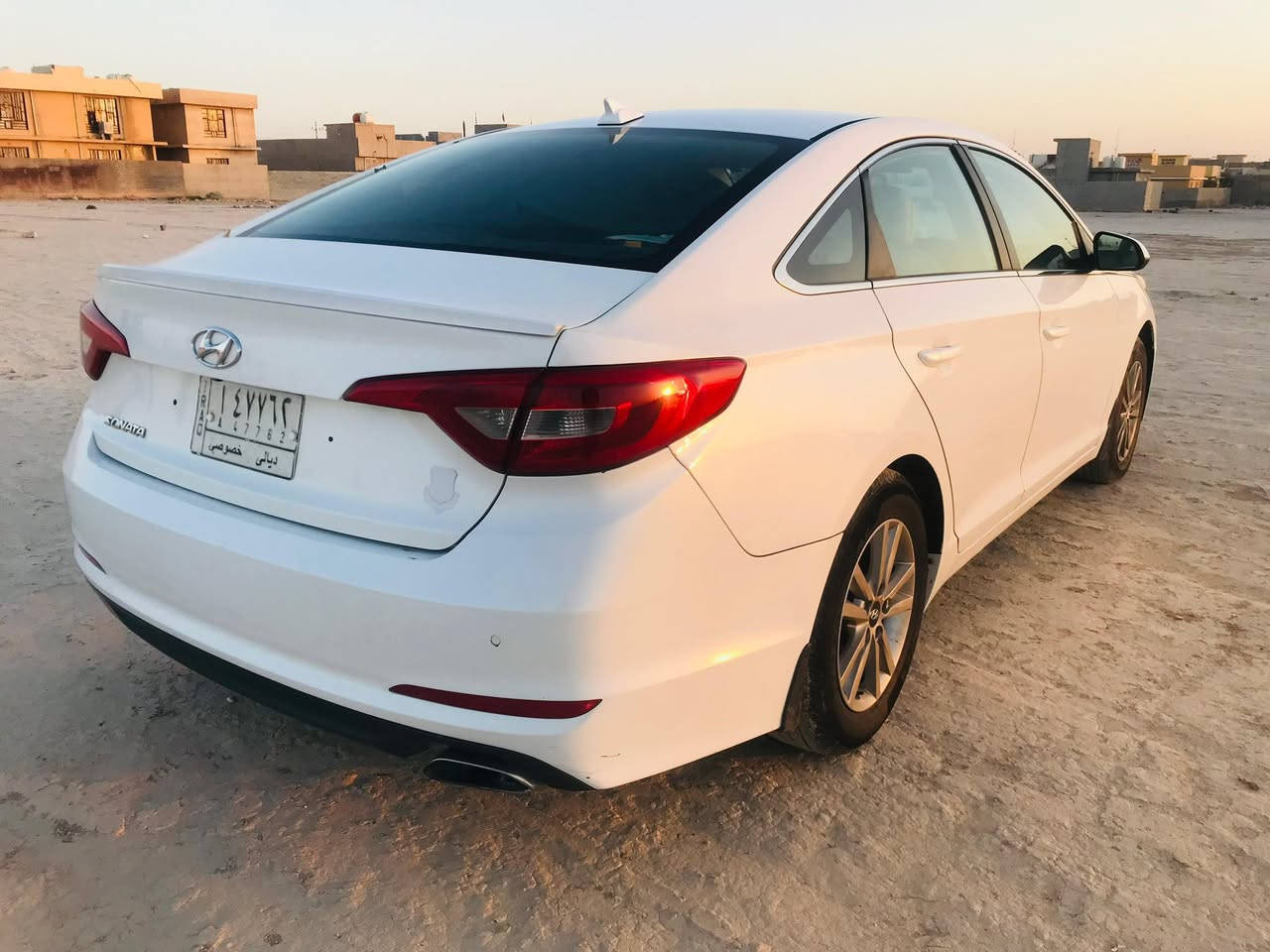 سلام عليكم ….
سوناته للبيع 2015..أمريكي ضرر جنطه فقط 
تكشير قليل بيها بس بل تكمه الخلفيه ..
لون الداخل بيجي السياره جاهزه صدر جديد .
رقم ديالى بسمي تحويل ثاني يوم 
المكان .ديالى.بلدروز 
السونار داخل المنشور 
السعر ١٢٨$ وبيها مجال للشراي  
رقمي .***********
