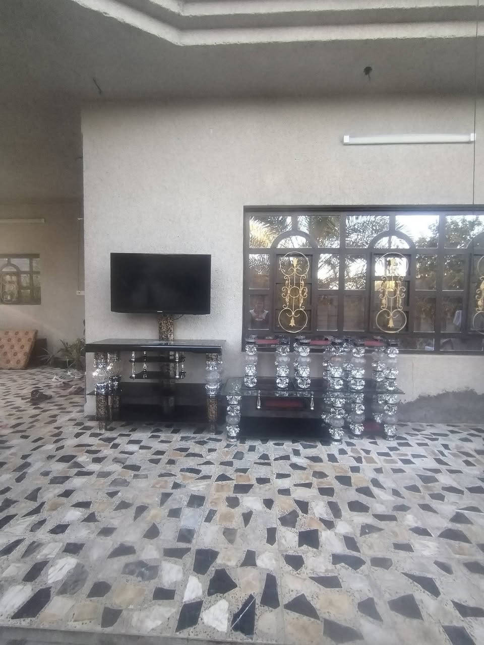 السلام عليكم للبيع
تلفزيون بلازما مع ميز تلفزيون مع سيت طبلات عدد ٤ طبلات  وطبلة وسطيه موضحه بالمنشور..

النظافه فول لا فطر ولا كسر
السعر للكل ٢٥٠ الف دينار وبيها مجال.... 
الاتصال على الرقم ***********
موجوده في بغداد جانب الكرخ منطقه العامريه....
