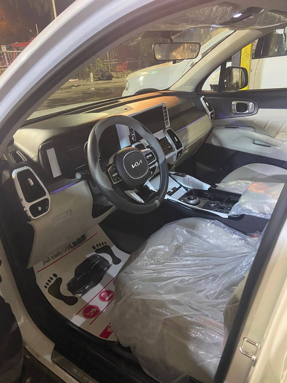 سورنتو 2023 ماشيه 17 فول مواصفات  خليجي السياره مكفوله 4X السعر 32الف دولار ***********
