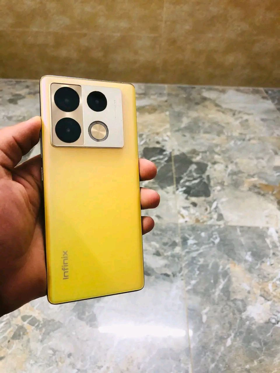 انفنكس نوت 40 برو جديد طك مستخدم شي قليل
غراضه كامل فول مواصفات 
ذاكره 256 رام 24 
للبيع او معارضه ❤


**إذا كنت صاحب هذا الإعلان وتريد حذفه لأي سبب، رجاءا أرسل رسالة إلى الدعم الفني**