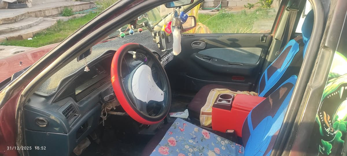 السلام عليكم سيفيا 93 اوتماتيك بغداد شرط محرك وكير وتحويل مباشر والباقي كدام العين للبيع او مراوس 
السعر 35 وبيه مجال للشراي مكاني سامراء 
الاتصال ***********
