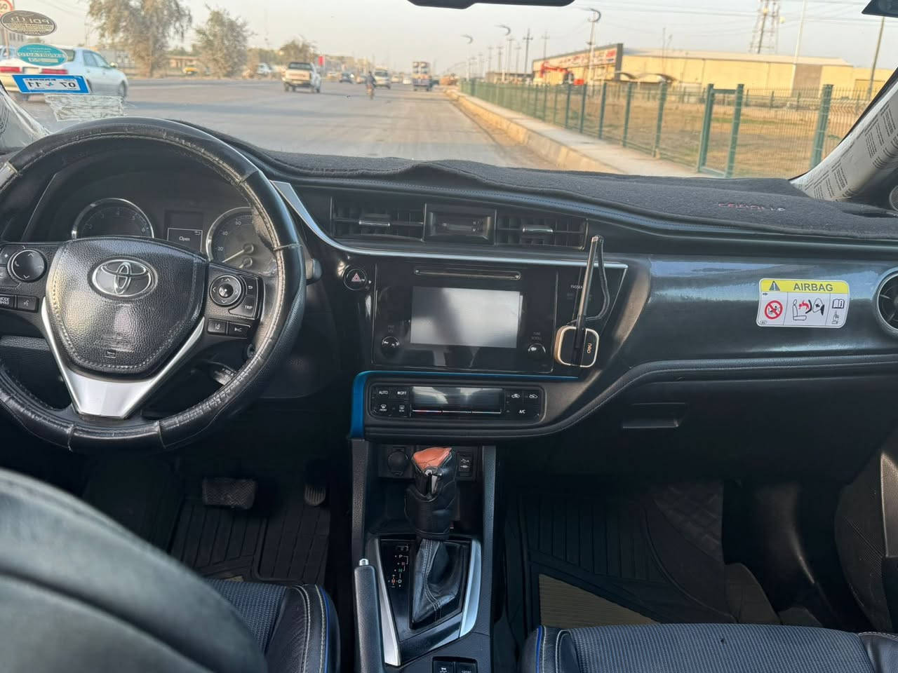 السلام عليكم كورلا ٢٠١٧ ماشيه ١١٩ ألف حقيقي بيه صبغ ٣ قطع  تخم تاير تدفه تبريد كير مكينه كله كفاله بسمي تحويل ثاني يوم سونار مرفق ويه الصور رقم ديالى الجديد  المكان بعقوبه تقاطع القدس السعر ١١٢ تليفون ***********
