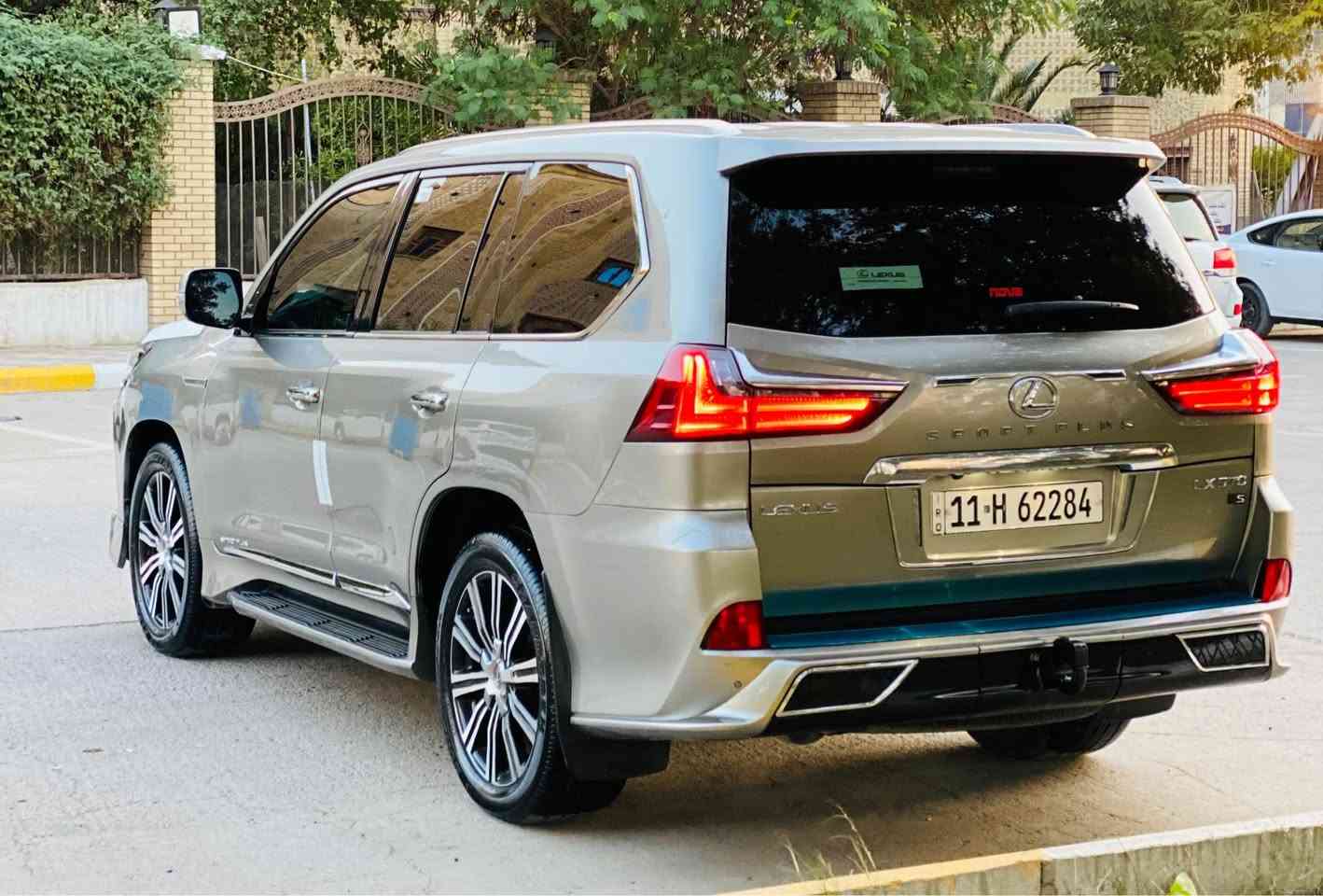 ‎السلام عليكم 
‎بعد التحية والتقدير

‎لكزس 2016 بريم لون مميز رقم بغداد بااسمي بيها صبغ بآب وبنيد مقسم براغي وباقي السيارة مكفول وجاهزة من كلشي 

‎المواصفات 

‎فتحه سقف 
‎داتا شو
‎اشارة تسلسلية
‎خمس بصمات 
‎مري شفط 
‎ثلاث شاشات 
‎اربع كامرات 
‎دبل رادار امامي جانبي 
‎بردات جانبية 
‎ذاكرة كشن وستيرن 
‎‏‎5 كاميرات
‎تدفئة تبريد كشنات
‎حساس امامي +خلفي 
‎دمام خلفي
‎نظام ملاحة
‎صندوق بصمه +شفط 
‎تحكم ستيرن فوول 
‎كروز قفل سرعه
‎ستيرن كهرباء 
‎شفتات بالستيرن 
‎جكات تصعيد وتنزيل 
‎ماوس تحكم بالشاشه
‎هاند بريك بصمه 
‎ثلاث انظمه قياده ECO +NORMAL +SPORT 
‎مانع انزلاق
‎كراسي امامي وخلفي كهرباء 
‎كراسي اماميه تبريد وتدفئة 
‎كرسي السايق خزن ميموري متحرك 
‎كراسي خلفيه تبريد
‎٨ ايرباك 
‎طفايه بالصدر 
‎ثلاجه 
‎وبعد بيه اهواي مواصفات 
 
السعر 508 وبيها مجال 
مكاني بغداد العامرية 
*********** بغداد, العراق
