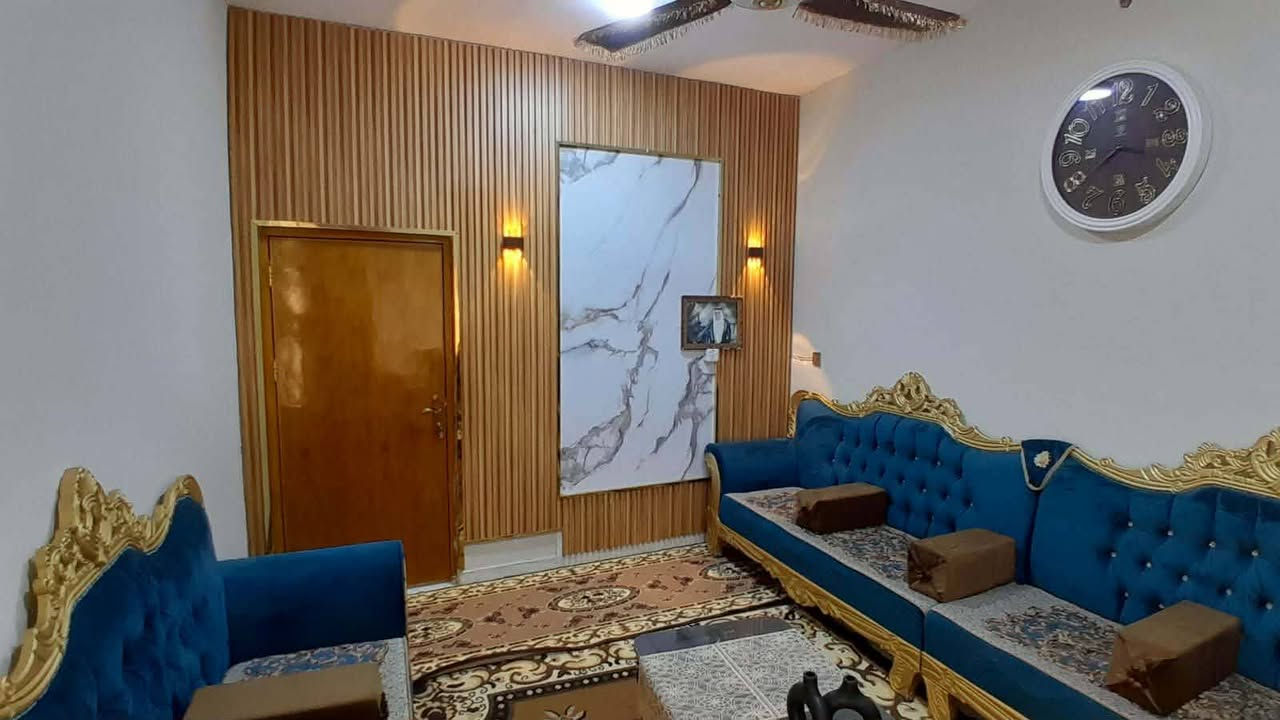 دار للبيع طابو زراعي صرف مساحه الدار ١٢٠ م واجه ٦.٥ طابقين بناء حديث يحتوي على غرفتين نوم مع استقبال وكلدور ومطبخ ومجمع صحيات داخليه وخارجيه العنوان الجزائر خلف ملعب الاداره المحليه للاستفسار الاتصال على الرقم التالي *********** او مراجعه مكتبنا الكائن في الجزائر مقابل مجبس التمور أو مدرسه الطريق الى المئه
