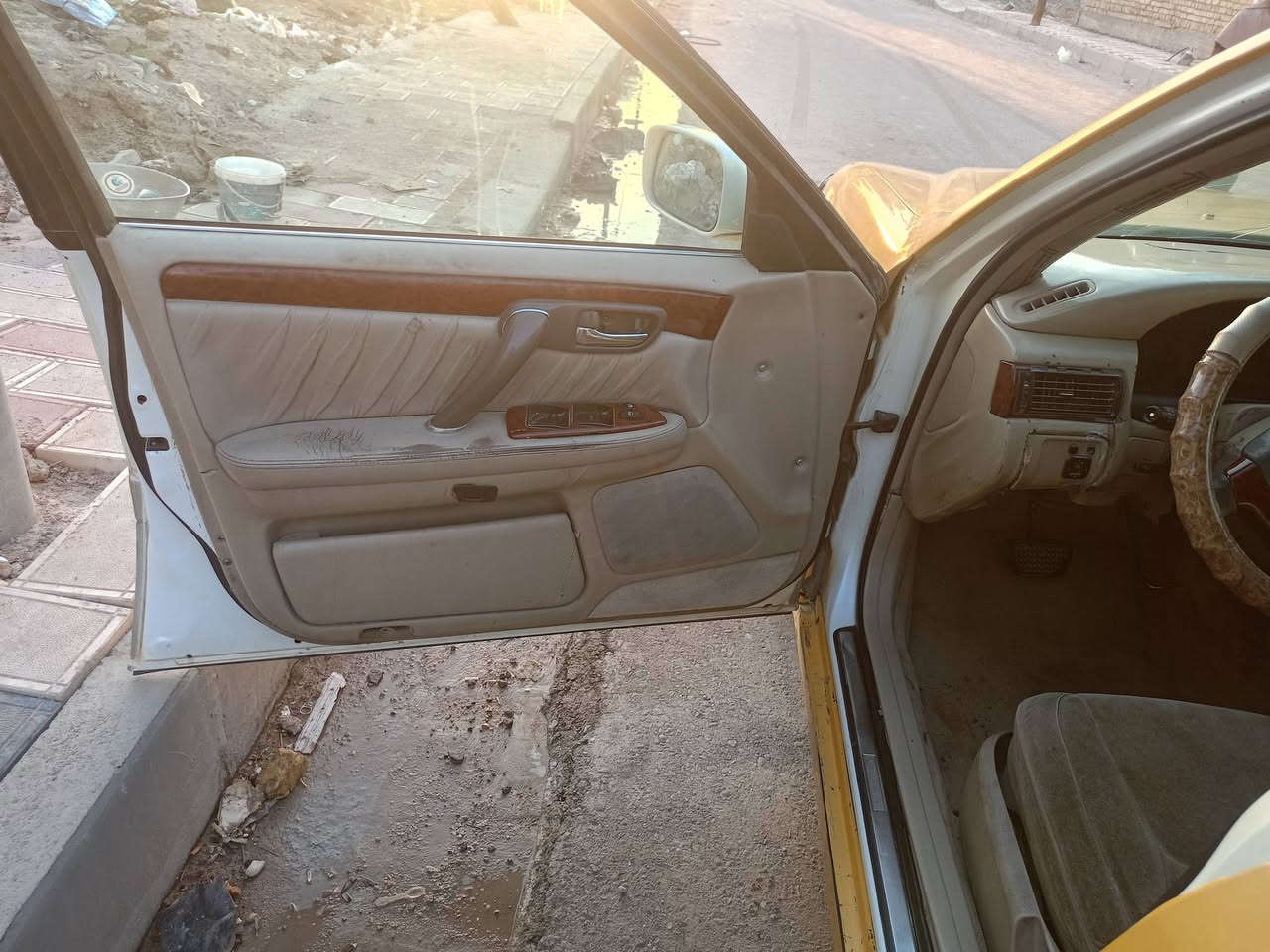 سلام عليكم ملكه البيع او لمروس سياره اصولي بت صولي مو يجيني وحد يكلي ادوات وين ما تريد افحص ودك حاسبه
 رقم بغداد صدامي شرط الوكاله من راعيها أبو سنويه اكابلك وياه بيته بنجف علما سياره كصه قماره وبيها طخه بجاملغ معمره 
كير ومحرك فيفتي شرط 
حداديه 70/100
منضومه  بانزين توني سويتها ماصار كم يوم
منضومه زنون  
تخم تاير جديد 
مري شفط 
بور شرط ماي
داينمو وباتري جدد 
جام 4كهربائي
دشبول نضيف 
بطاين جديده 
تبريد عوزه فقط راديتر  كمبريسر جديد
مكاني ناصريه سوق شيوخ
*********** بي وستاب
