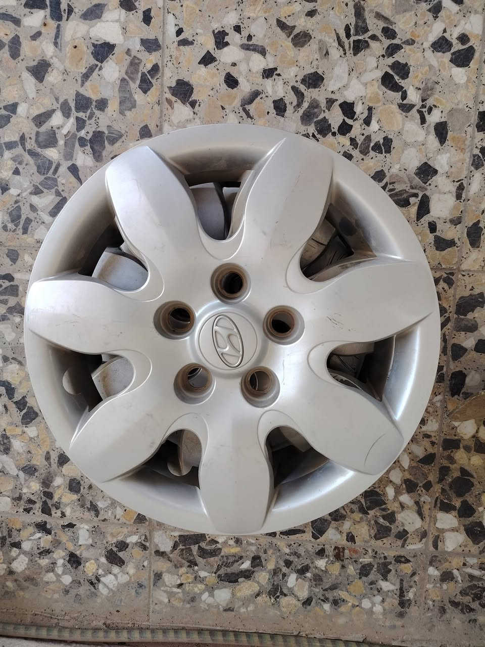 السلام عليكم غراض الانتره ٢٠١١ للبيع
