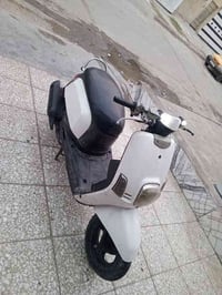 ماكس بوليسي سرعة 120 مكينه بلادية شلعه ومعدل كابريتر اصلي. كفرات اصلية...