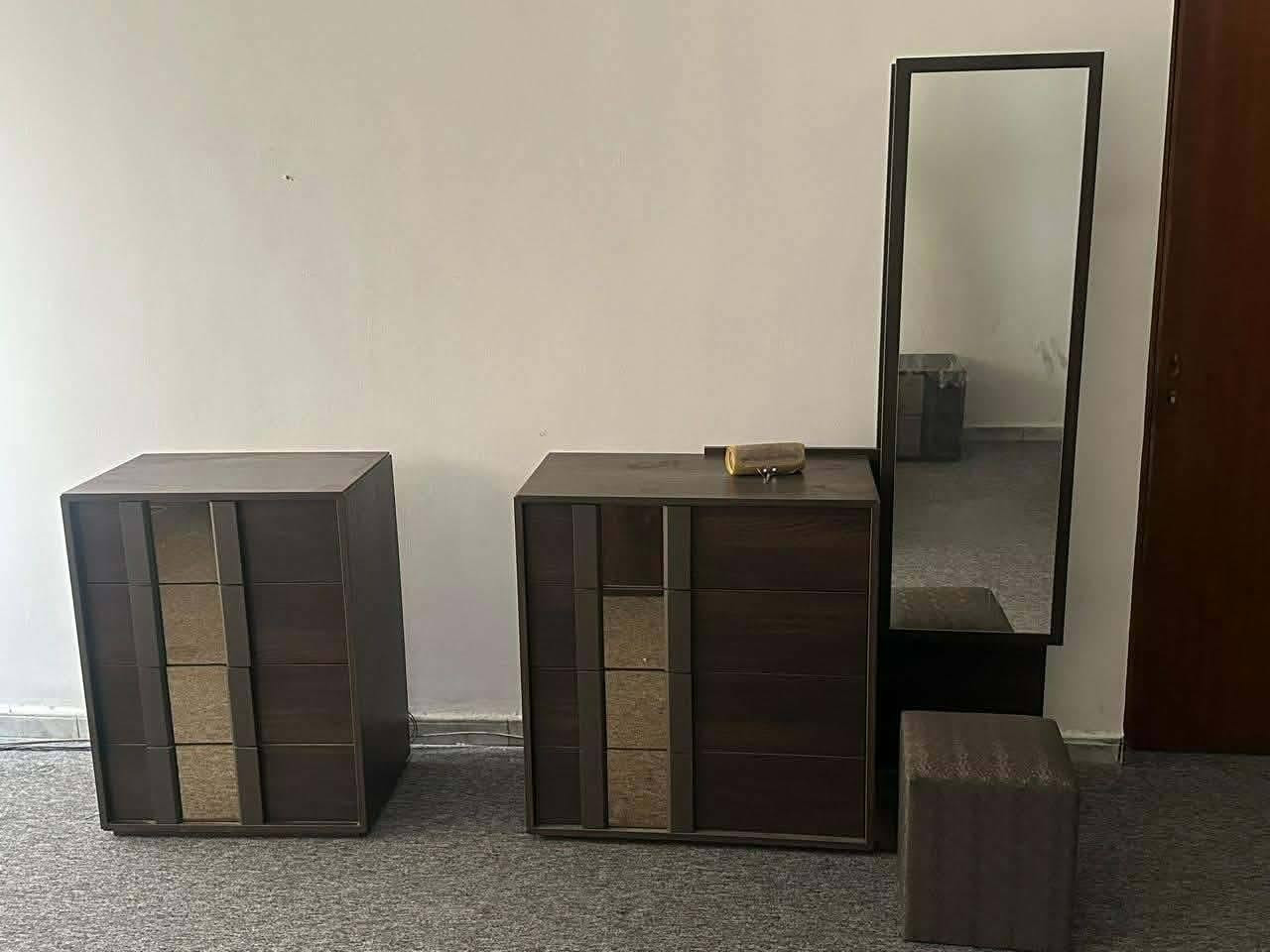 غرفة نوم تركية من هوم سنتر 
استخدام قليل جدا
مابيها اي ضرر
عدد القطع 8
العنوان السيدية 
السعر النهائي 
مليون دينار


**إذا كنت صاحب هذا الإعلان وتريد حذفه لأي سبب، رجاءا أرسل رسالة إلى الدعم الفني**