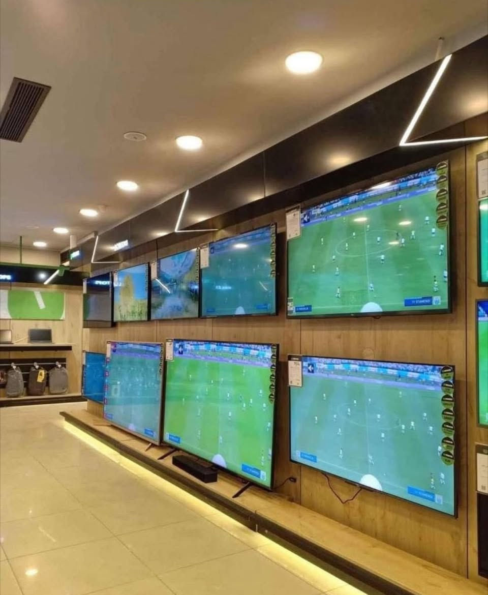 ♥️عرض العرسان ♥️  
#القسط_200_الف   💥

🚩غرفه نوم  
🚩وشاشه تلفزيون 43 سمارت 
🚩ودوشك ابو النفرين نوعيه المميز 
🚩 وثلاجه 6قدم 

استفسار اكثر زياره موقعنا في القادسيه الأولى قرب محطه الكهرباء وقرب جامع سيدنا معاذ بن جبل
او الاتصال
***********
***********

مجمع ابو قمر✍🏻
