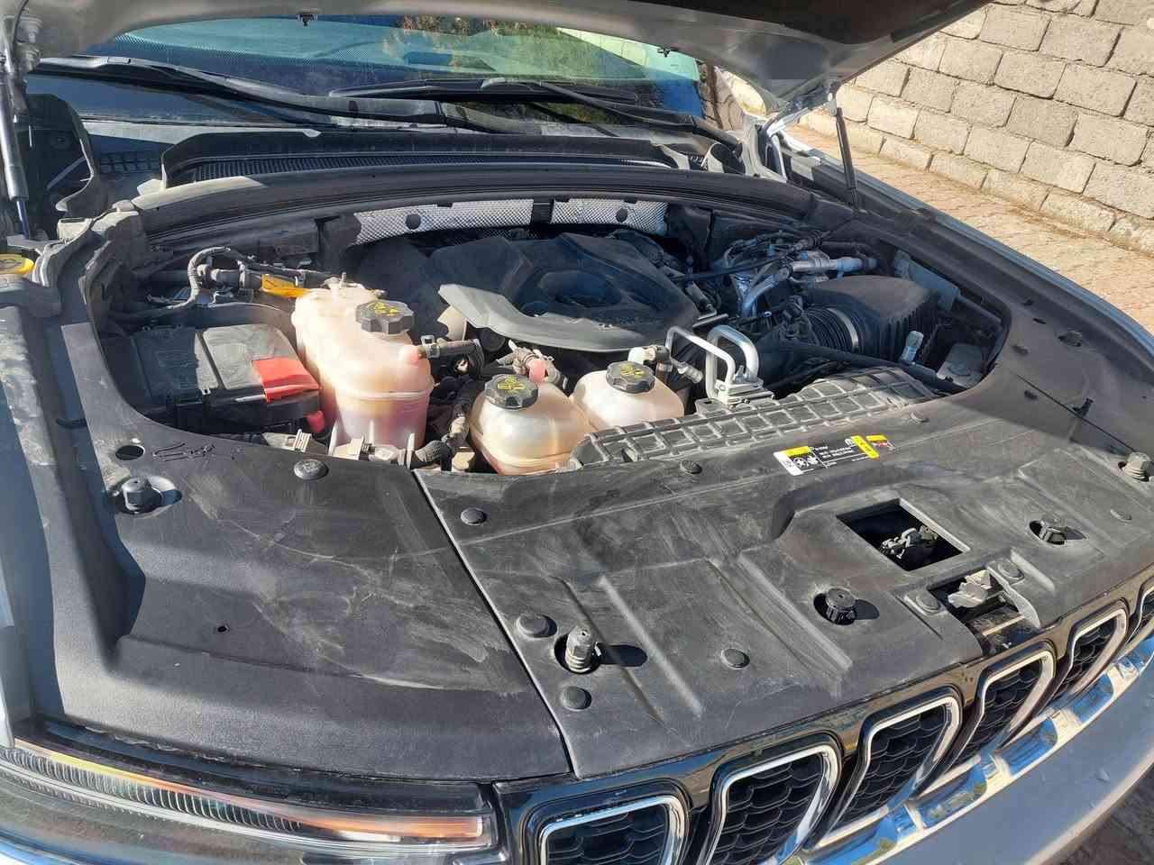 سلام عليكم 
جيب ٢٠٢٣ ليمتد  5 راكب 2000 توربو 
هايبريد، بنزين ، كهرباء ( plag in ) 
للبيع 
مواصفات ١/١ 
٣ شاشات 
بانوراما 
تحديد مصار 
حساسات 
رادارات 
لون رصاصي سلفر
وبعد مواصفاتها معروفة 
ملاحظة : بيها قطعة واحدة صبغ جاملخ أمامي سكن 
ماشي ٤٠ الف مايل 
الايربك كله بلادي رجع شرط 
تترقم شمالي 
مكاني اربيل


**إذا كنت صاحب هذا الإعلان وتريد حذفه لأي سبب، رجاءا أرسل رسالة إلى الدعم الفني**