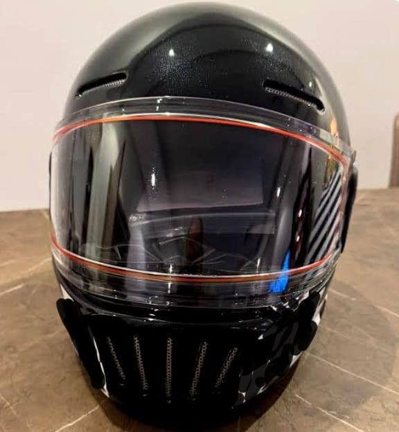 خوذة دراجة نارية من ماركة VGV الحاصلة على شهادة السلامة ومزودة بحاجز رؤية واسع وشفاف و بطانة داخلية قابلة للإزالة والغسل مع حقيبة حفظ اصلية (القياس M)


**إذا كنت صاحب هذا الإعلان وتريد حذفه لأي سبب، رجاءا أرسل رسالة إلى الدعم الفني**