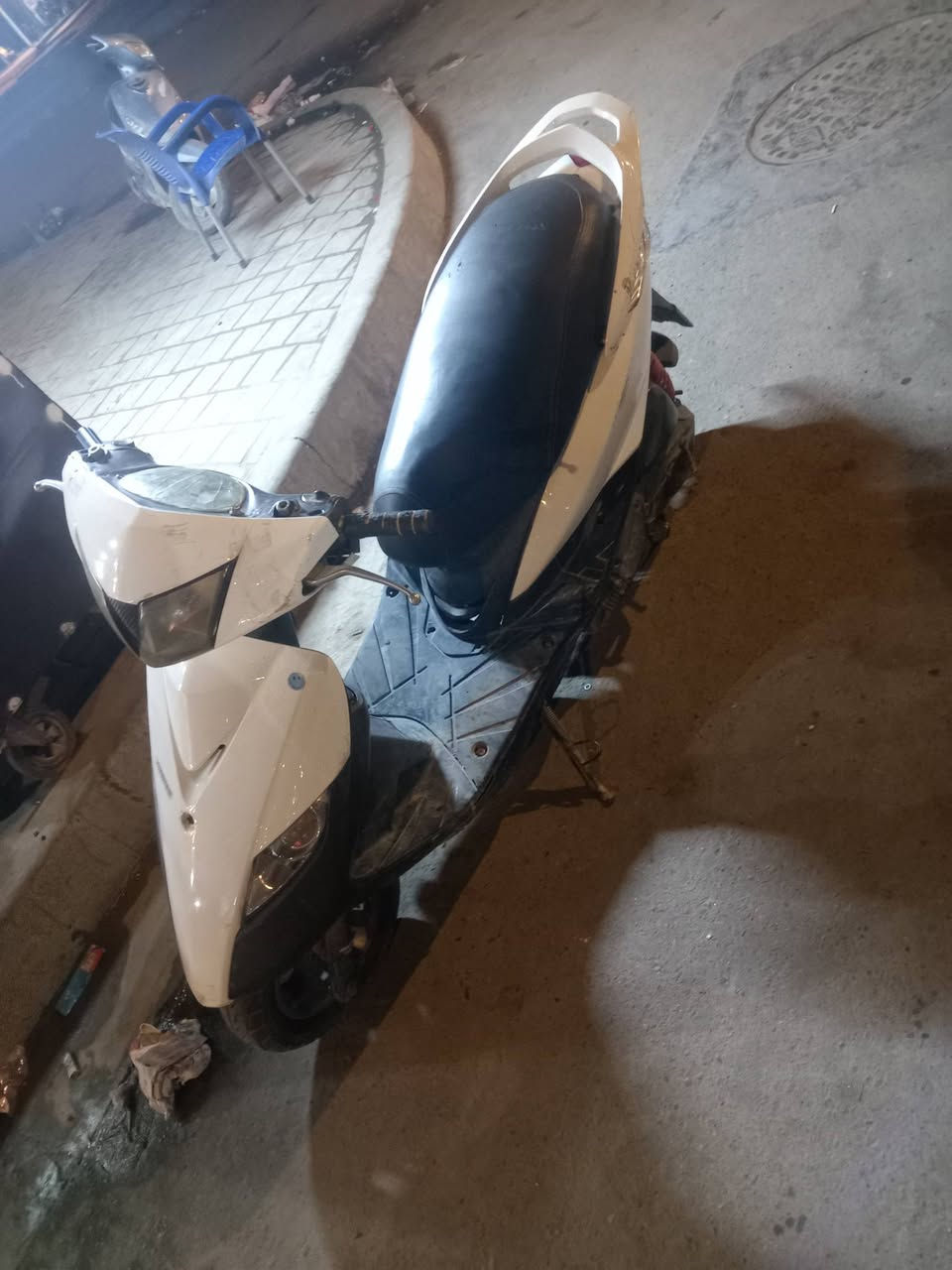 للبيع ماكس ثعلب 140 كابريتر الكهربيات شغاله
محرك ناعم بلادي دراجه بيه ملاحضات بسيطه سعر 325 مكان بغداد حي البتول ***********
