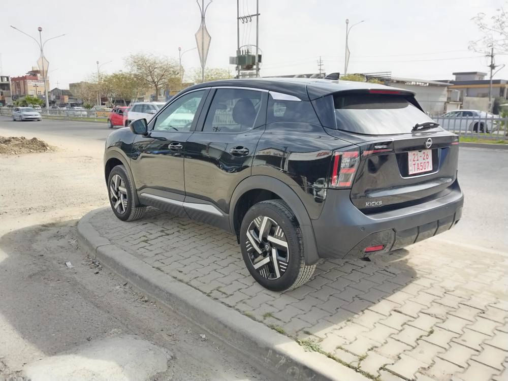 نيسان كيكس2025.حجم المحرك 2000
السعر 16،900
.كاتي .يترقم شمالي
.الضرر .صبغ اسف الرقم في قبغ الصندوق+رصعة في راس البنيد. 2جاملغ امامي عيار
العداد 9الف مايل
مواصفات_🇸​🇻​
دشبول الكتروني .داخل لونين 
فول تحكمات استيرن
بصمة ابواب
بصمة تشغيل
كاميرا
بريك بصمة
ئوتو هولد
نقطة عماء
تحديد سرعة
تحديد مسار
رادار امامي
حساسات خلفي
العنوان .كركوك .طريق المعارض
‏للاستفسار 
***********
 *********** كركوك, العراق
