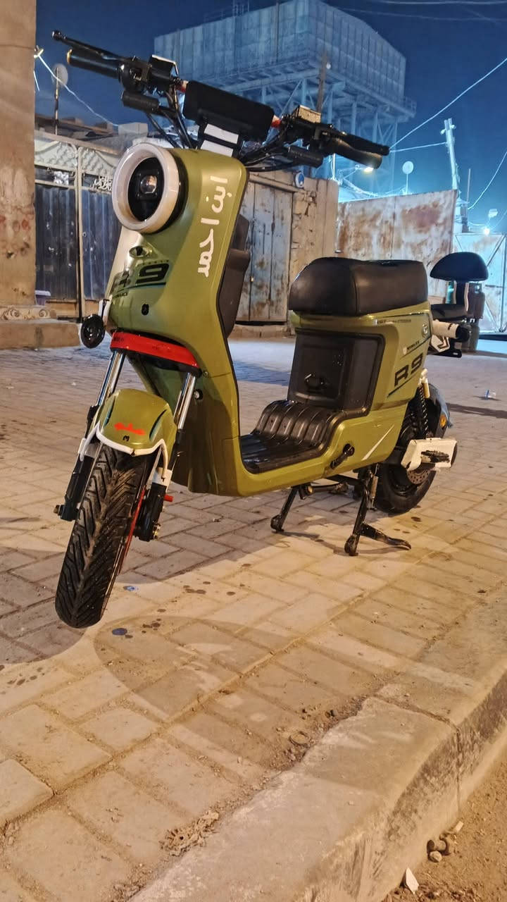 سلام عليكم ورحمة الله وبركاته 
دراجه شحن نوع (R9) مديل (2025) بطاريات (5) 32 أمبير فول موصفات بريكات اشاره دبل اشاره لايت عالي ناصي هورن ديجي كله شغاله بعد معروفه مواصفات شحن
السعر ((430))  وبيها مجال العنوان / البصره حيانيه مقابل شارع طاك ع القائد رقم (( ***********))
