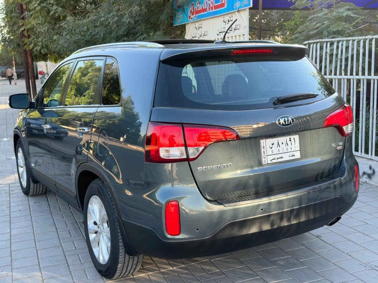 سلام عليكم سورنتو مديل 14فول مواصفات امريكي بيها قطعتين عنوان بغداد رقم جديد سنويه بسمي محرك 3500فور ويل 6سلندر فقط بيع ***********
