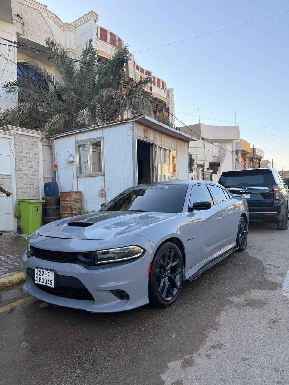 السلام عليكم 
للبيع دوج چارجر 
الموديل : 2021
اللون : سموك 
الفئة : R/T
حجم المحرك :5700cc
الضرر : الجاملغ الخلفي والباب الخلفي صبغ
مكان السيارة : بغداد 
رقم السيارة : اربيل بأسمي تحويل مباشر 
شاشة كبيرة / حساسات خلفية / super track pack / نضام صوت الباين / كشنات جلد احمر وبقية مواصفات الrt 
الممشى :87mi
السياره كاملة ومابيهه اي نقص ان شاءالله 
والسونار مرفق بالصور 
سعر السياره :26.800$
***********
