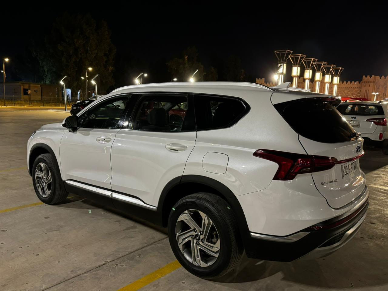 للبيع هيونداي سنتافي 2022 أمريكي فل مواصفات
السيارة أمريكي، فول كامل، استخدام شخصي ونظيفة:
 • بصمة تشغيل + بصمة أبواب
 • تشغيل بدون مفتاح
 • قيادة ذاتية
 • مثبت سرعة عادي وذكي
 • رادار أمامي وخلفي
 • رادار النقطة العمياء
 • نظام منع التصادم الأمامي
 • نظام المحافظة على المسار
 • تنبيه الخروج عن المسار
 • شاشة كبيرة
 • Apple CarPlay & Android Auto
 • كاميرا خلفية
 • حساسات أمامي وخلفي
 • گير أوتوماتيك بيانو
 • أربع وضعيات قيادة (Eco – Normal – Sport)
 • مقاعد شامواه
 • مقاعد أمامية كهرباء
 • تكييف أوتوماتيك
 • ستيرن متعدد الوظائف
 • مرايا كهرباء مع طي
 • إنارة LED
 • 
 • ABS + ESP
 • وسائد هوائية
 • السيارة جاهزة للفحص بأي مكان

📍 الموصل
💰 السعر خاص وقابل للتفاوض الجدي
📞 للاتصال / واتساب: ***********
