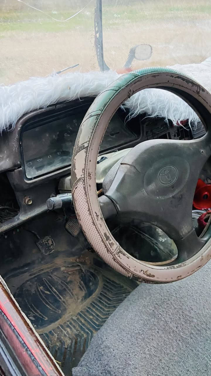 سلام. عليكم. شباب.  بيكم 82. سعر ١٢. ورقه      شرط. يشتغل. بس. سنويه. استنساخ
شرط. تحول. شرط صحيو.  شرعي. موجود ￼ شاصي شرط.   صيره مال شغل. بيع مستعجل.  رقم. اصفر.  كلو شغال.***********
